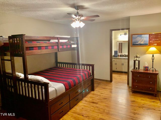 426 River Island Road, Elizabethton, TN 37643