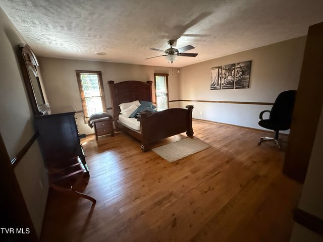 426 River Island Road, Elizabethton, TN 37643