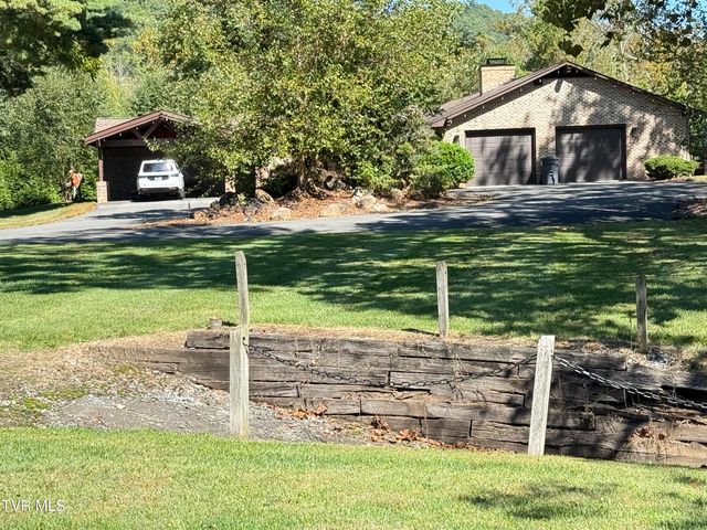 426 River Island Road, Elizabethton, TN 37643