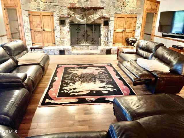 426 River Island Road, Elizabethton, TN 37643