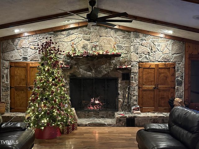 426 River Island Road, Elizabethton, TN 37643