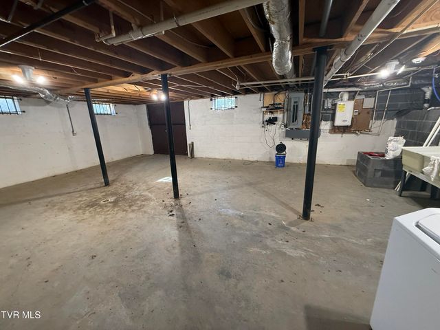 426 River Island Road, Elizabethton, TN 37643