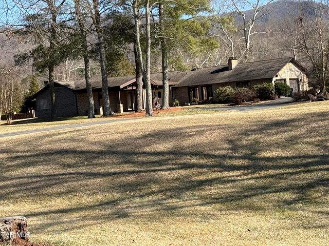 426 River Island Road, Elizabethton, TN 37643