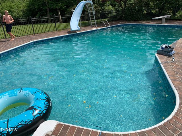 426 River Island Road, Elizabethton, TN 37643