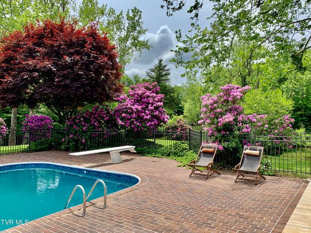 426 River Island Road, Elizabethton, TN 37643