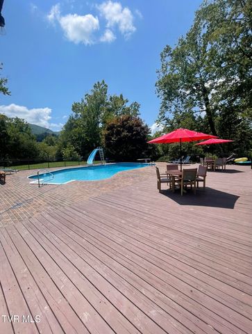 426 River Island Road, Elizabethton, TN 37643