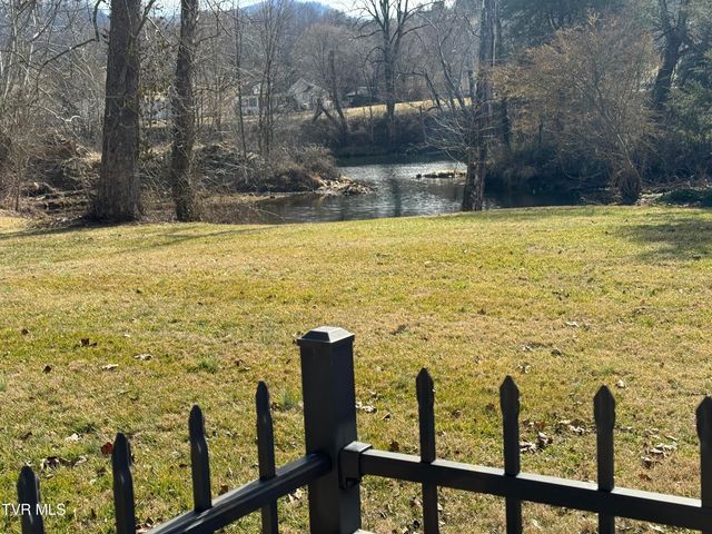 426 River Island Road, Elizabethton, TN 37643