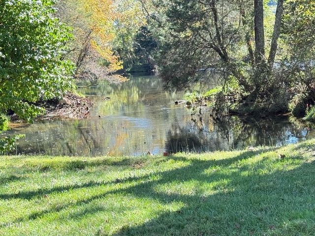 426 River Island Road, Elizabethton, TN 37643