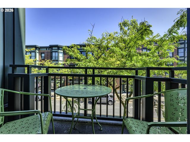 1371 Ne ORENCO STATION Pkwy 14, Hillsboro, OR 97124