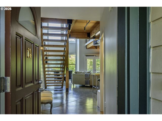 1371 Ne ORENCO STATION Pkwy 14, Hillsboro, OR 97124