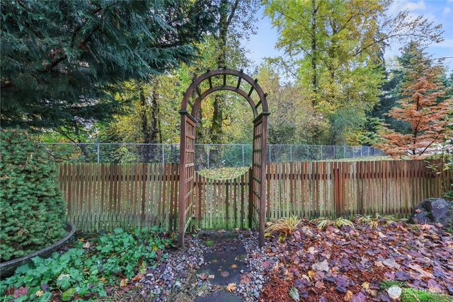 6605 Riviera Court SE, Lacey, WA 98513