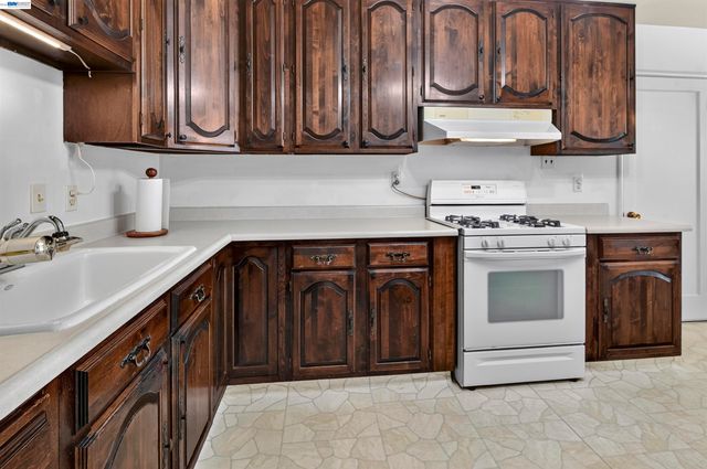 1282 Chapel Ave, San Leandro, CA 94579