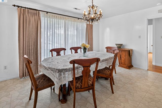 1282 Chapel Ave, San Leandro, CA 94579