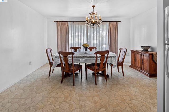 1282 Chapel Ave, San Leandro, CA 94579