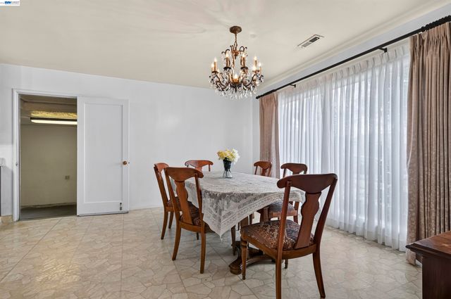 1282 Chapel Ave, San Leandro, CA 94579