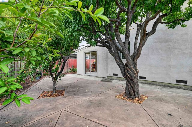1282 Chapel Ave, San Leandro, CA 94579