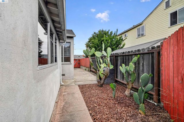 1282 Chapel Ave, San Leandro, CA 94579