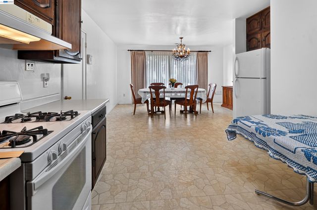 1282 Chapel Ave, San Leandro, CA 94579