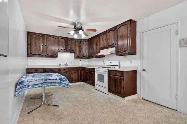 1282 Chapel Ave, San Leandro, CA 94579