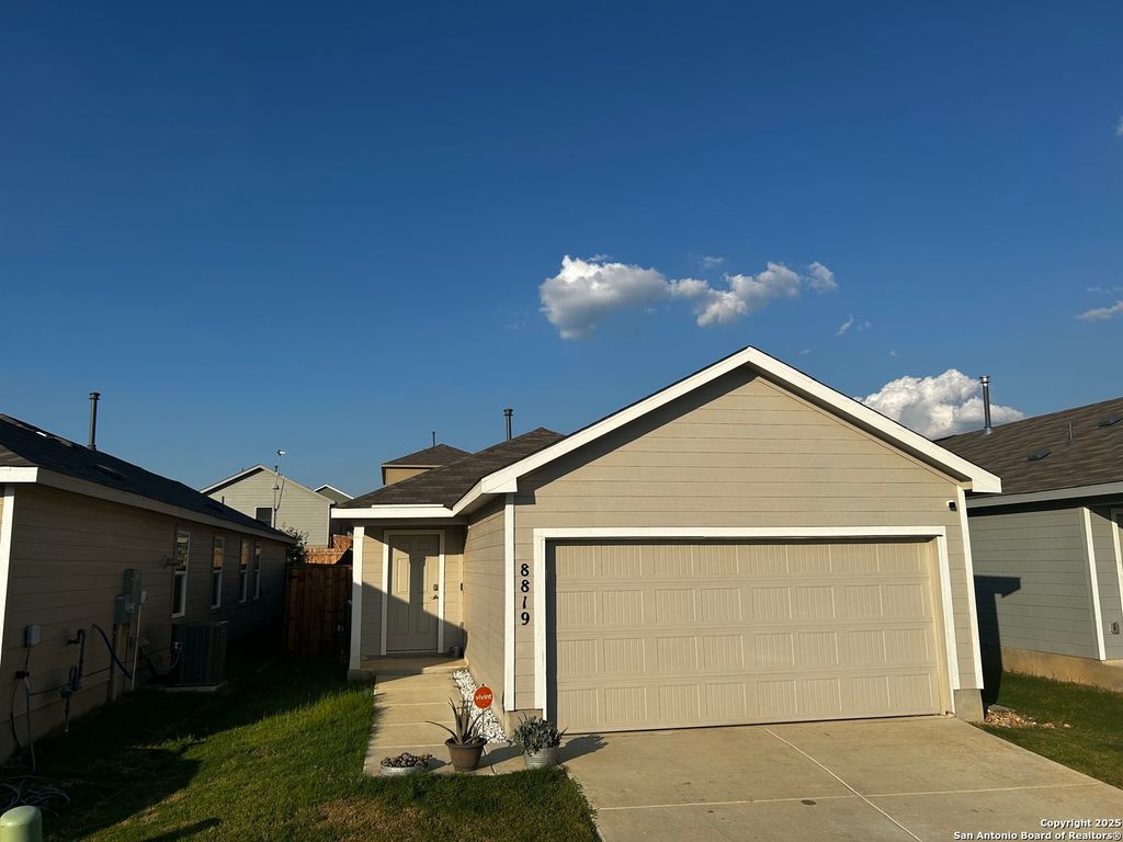 8819 Astral, San Antonio, TX 78252