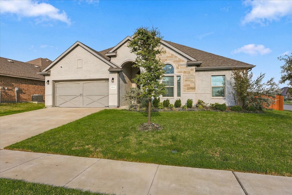 5622 Log Cabin Court, Midlothian, TX 76065 — exterior