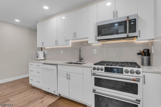 657 Summit Ave, Kenilworth Boro, NJ 07033