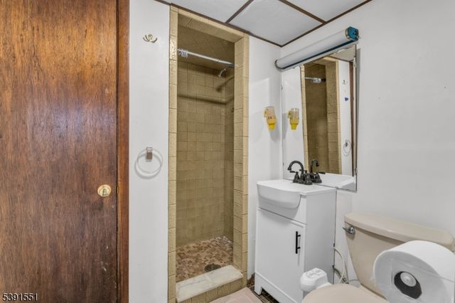 657 Summit Ave, Kenilworth Boro, NJ 07033