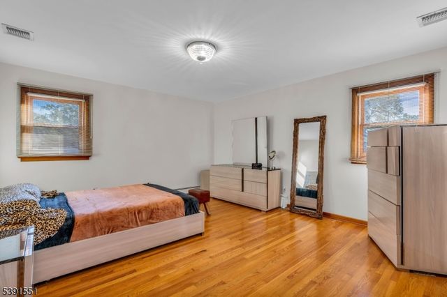 657 Summit Ave, Kenilworth Boro, NJ 07033