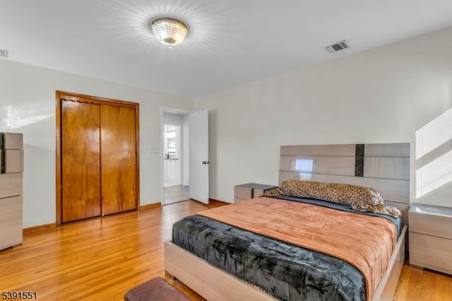 657 Summit Ave, Kenilworth Boro, NJ 07033