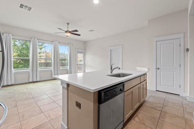 13001 Hymeadow DR 10, Austin, TX 78729