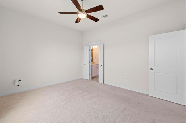 13001 Hymeadow DR 10, Austin, TX 78729