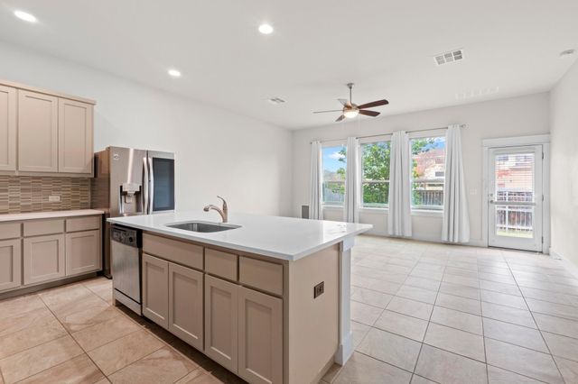 13001 Hymeadow DR 10, Austin, TX 78729