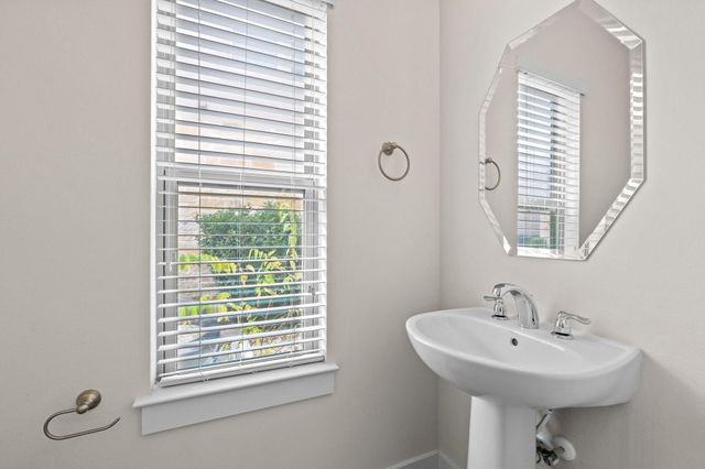 13001 Hymeadow DR 10, Austin, TX 78729