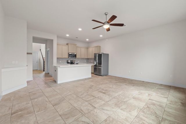 13001 Hymeadow DR 10, Austin, TX 78729