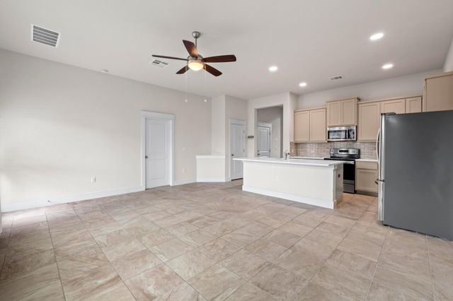 13001 Hymeadow DR 10, Austin, TX 78729