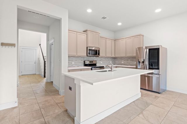 13001 Hymeadow DR 10, Austin, TX 78729