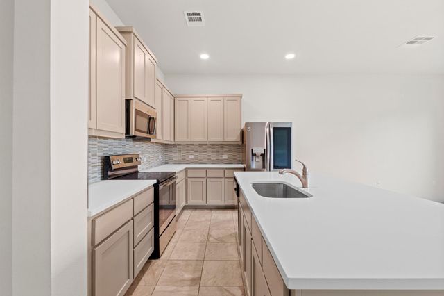 13001 Hymeadow DR 10, Austin, TX 78729