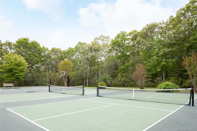 486 Middle Line Highway, Bridgehampton, NY 11932