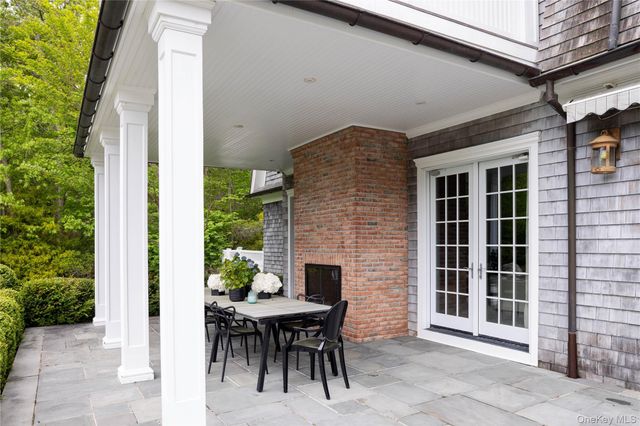 486 Middle Line Highway, Bridgehampton, NY 11932