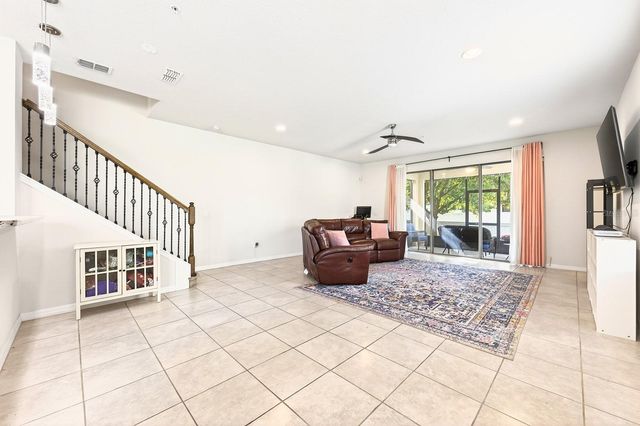 1096 PAVIA DRIVE, Apopka, FL 32703