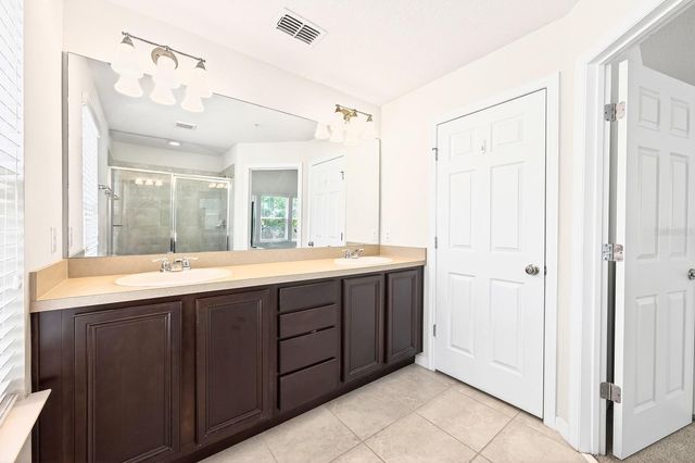 1096 PAVIA DRIVE, Apopka, FL 32703