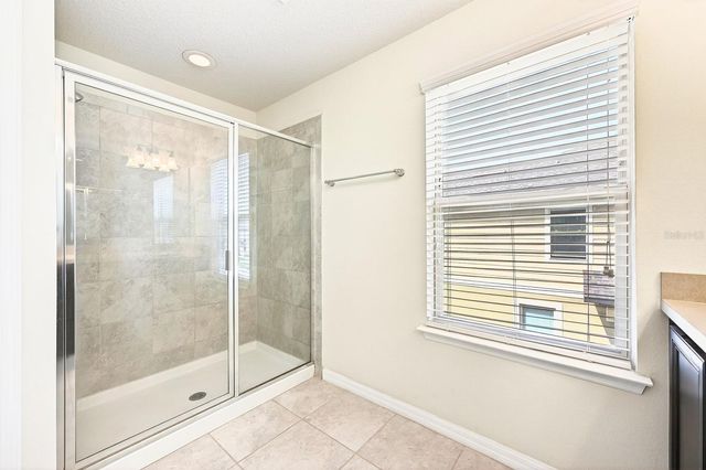 1096 PAVIA DRIVE, Apopka, FL 32703