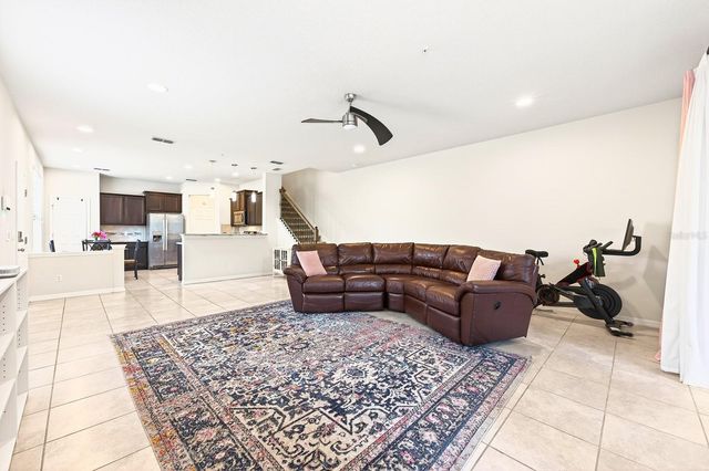 1096 PAVIA DRIVE, Apopka, FL 32703