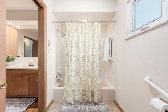 1811 Hove Road, Columbus, OH 43221