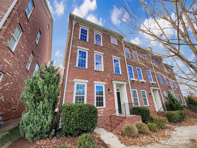 2321 Silver Crescent Drive, Charlotte, NC 28273