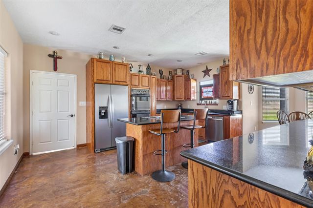 1619 County Road 612, Dayton, TX 77535