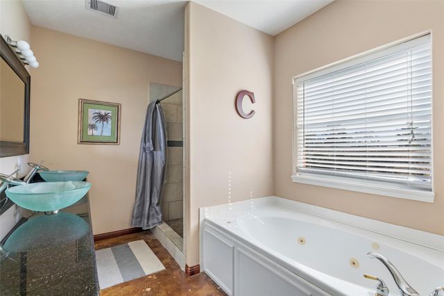 1619 County Road 612, Dayton, TX 77535
