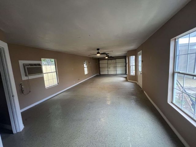 602 Briarclift Lane, Baytown, TX 77521