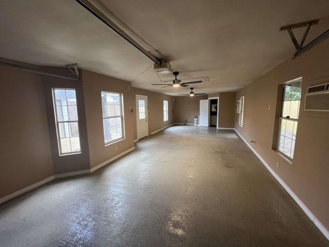 602 Briarclift Lane, Baytown, TX 77521