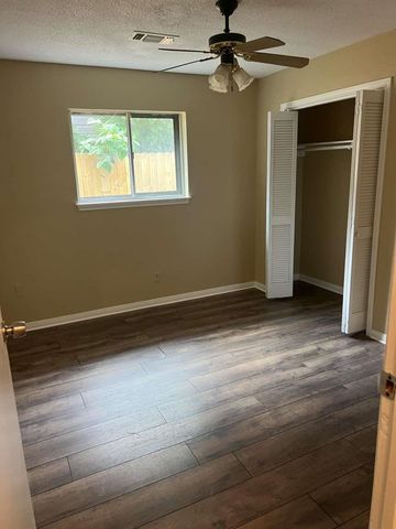 602 Briarclift Lane, Baytown, TX 77521